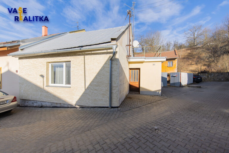 RODINNÝ DŮM 3+kk, 84m², VELKÝ TÝNEC